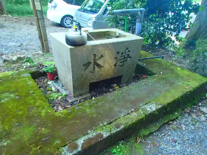 白山神社の手水舎