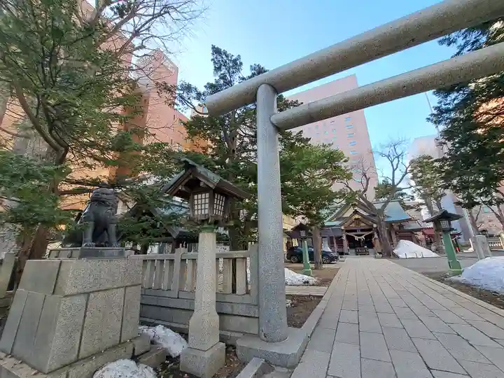 三吉神社の鳥居