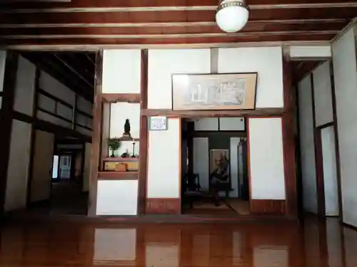 向嶽寺の本殿