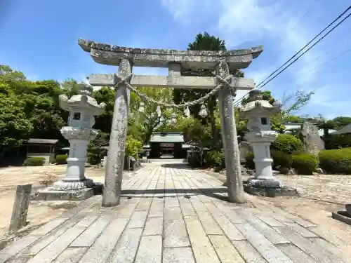 玉祖神社の{uncategorized: "未分類", other: "その他", undefined: "問題あり", building: "その他建物", grave: "お墓", sacred_gate: "鳥居", guardian: "狛犬", statue: "像", buddha: "仏像", history: "歴史", nature: "自然", garden: "庭園", animal: "動物", pagoda: "塔", temizu: "手水舎", mountain_gate: "山門・神門", sanctuary: "本殿・本堂", subordinate: "末社・摂社", art: "芸術", scenery: "景色", jizo: "地蔵", ema: "絵馬", goshuin: "御朱印", omikuji: "おみくじ", items: "授与品その他", amulet: "お守り", goshuincho: "御朱印帳", eats: "食事", festival: "お祭り", votive_dance: "神楽", shichigosan: "七五三参", wedding: "結婚式", experience: "体験その他", initially: "初詣", around: "周辺", anti_infection: "感染症対策"}