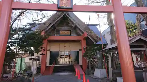 共栄稲荷神社の本殿