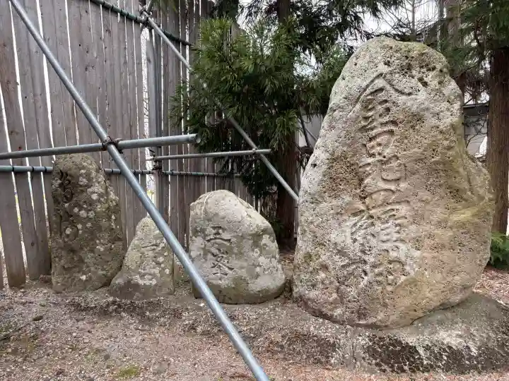 熊野神社の{uncategorized: "未分類", other: "その他", undefined: "問題あり", building: "その他建物", grave: "お墓", sacred_gate: "鳥居", guardian: "狛犬", statue: "像", buddha: "仏像", history: "歴史", nature: "自然", garden: "庭園", animal: "動物", pagoda: "塔", temizu: "手水舎", mountain_gate: "山門・神門", sanctuary: "本殿・本堂", subordinate: "末社・摂社", art: "芸術", scenery: "景色", jizo: "地蔵", ema: "絵馬", goshuin: "御朱印", omikuji: "おみくじ", items: "授与品その他", amulet: "お守り", goshuincho: "御朱印帳", eats: "食事", festival: "お祭り", votive_dance: "神楽", shichigosan: "七五三参", wedding: "結婚式", experience: "体験その他", initially: "初詣", around: "周辺", anti_infection: "感染症対策"}