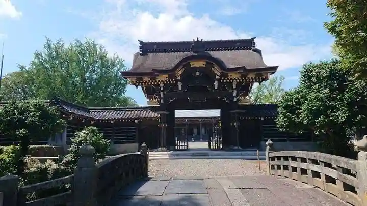 勝興寺の山門・神門