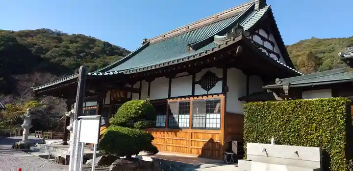 明鏡山龍雲寺の本殿・本堂