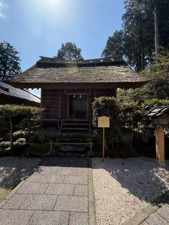 熊野大社の{uncategorized: "未分類", other: "その他", undefined: "問題あり", building: "その他建物", grave: "お墓", sacred_gate: "鳥居", guardian: "狛犬", statue: "像", buddha: "仏像", history: "歴史", nature: "自然", garden: "庭園", animal: "動物", pagoda: "塔", temizu: "手水舎", mountain_gate: "山門・神門", sanctuary: "本殿・本堂", subordinate: "末社・摂社", art: "芸術", scenery: "景色", jizo: "地蔵", ema: "絵馬", goshuin: "御朱印", omikuji: "おみくじ", items: "授与品その他", amulet: "お守り", goshuincho: "御朱印帳", eats: "食事", festival: "お祭り", votive_dance: "神楽", shichigosan: "七五三参", wedding: "結婚式", experience: "体験その他", initially: "初詣", around: "周辺", anti_infection: "感染症対策"}