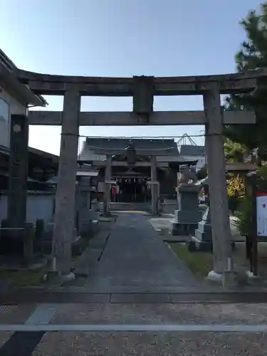 出世稻荷神社の鳥居