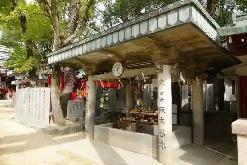 石切劔箭神社の手水