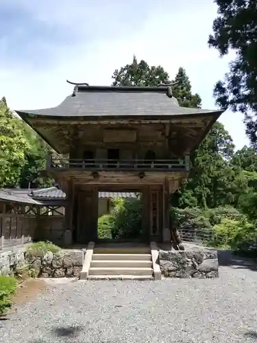 華蔵寺の山門