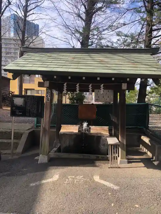諏訪神社の手水舎