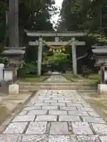 雄山神社中宮祈願殿の鳥居
