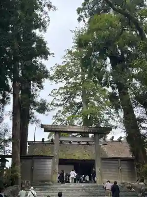 伊勢神宮内宮（皇大神宮）の{uncategorized: "未分類", other: "その他", undefined: "問題あり", building: "その他建物", grave: "お墓", sacred_gate: "鳥居", guardian: "狛犬", statue: "像", buddha: "仏像", history: "歴史", nature: "自然", garden: "庭園", animal: "動物", pagoda: "塔", temizu: "手水舎", mountain_gate: "山門・神門", sanctuary: "本殿・本堂", subordinate: "末社・摂社", art: "芸術", scenery: "景色", jizo: "地蔵", ema: "絵馬", goshuin: "御朱印", omikuji: "おみくじ", items: "授与品その他", amulet: "お守り", goshuincho: "御朱印帳", eats: "食事", festival: "お祭り", votive_dance: "神楽", shichigosan: "七五三参", wedding: "結婚式", experience: "体験その他", initially: "初詣", around: "周辺", anti_infection: "感染症対策"}