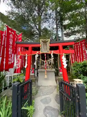 草分稲荷神社の{uncategorized: "未分類", other: "その他", undefined: "問題あり", building: "その他建物", grave: "お墓", sacred_gate: "鳥居", guardian: "狛犬", statue: "像", buddha: "仏像", history: "歴史", nature: "自然", garden: "庭園", animal: "動物", pagoda: "塔", temizu: "手水舎", mountain_gate: "山門・神門", sanctuary: "本殿・本堂", subordinate: "末社・摂社", art: "芸術", scenery: "景色", jizo: "地蔵", ema: "絵馬", goshuin: "御朱印", omikuji: "おみくじ", items: "授与品その他", amulet: "お守り", goshuincho: "御朱印帳", eats: "食事", festival: "お祭り", votive_dance: "神楽", shichigosan: "七五三参", wedding: "結婚式", experience: "体験その他", initially: "初詣", around: "周辺", anti_infection: "感染症対策"}