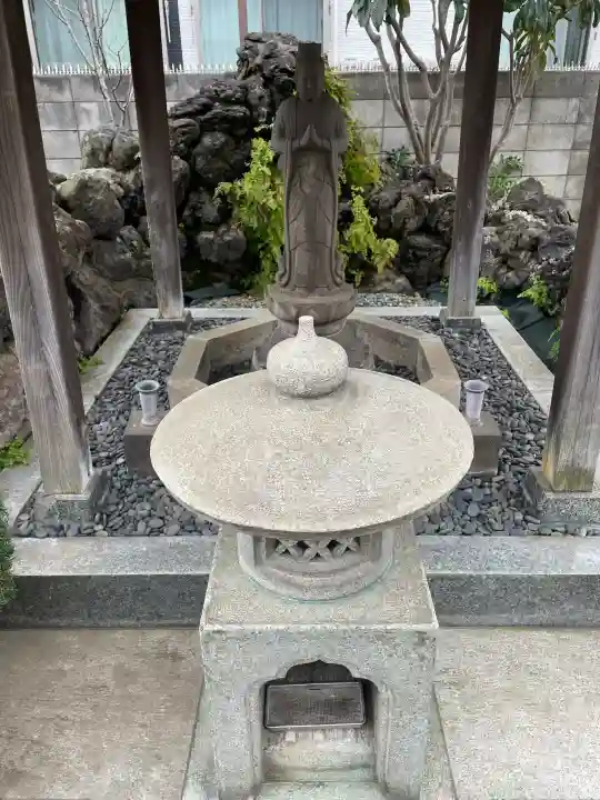 善慶寺の{uncategorized: "未分類", other: "その他", undefined: "問題あり", building: "その他建物", grave: "お墓", sacred_gate: "鳥居", guardian: "狛犬", statue: "像", buddha: "仏像", history: "歴史", nature: "自然", garden: "庭園", animal: "動物", pagoda: "塔", temizu: "手水舎", mountain_gate: "山門・神門", sanctuary: "本殿・本堂", subordinate: "末社・摂社", art: "芸術", scenery: "景色", jizo: "地蔵", ema: "絵馬", goshuin: "御朱印", omikuji: "おみくじ", items: "授与品その他", amulet: "お守り", goshuincho: "御朱印帳", eats: "食事", festival: "お祭り", votive_dance: "神楽", shichigosan: "七五三参", wedding: "結婚式", experience: "体験その他", initially: "初詣", around: "周辺", anti_infection: "感染症対策"}