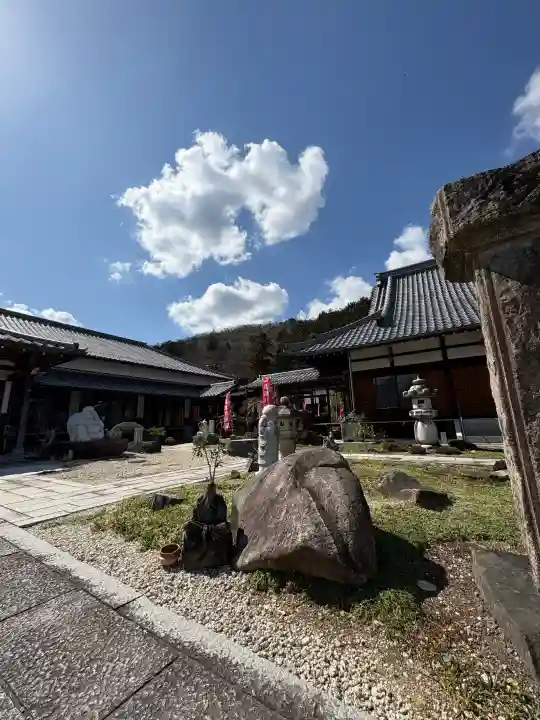天猷寺の{uncategorized: "未分類", other: "その他", undefined: "問題あり", building: "その他建物", grave: "お墓", sacred_gate: "鳥居", guardian: "狛犬", statue: "像", buddha: "仏像", history: "歴史", nature: "自然", garden: "庭園", animal: "動物", pagoda: "塔", temizu: "手水舎", mountain_gate: "山門・神門", sanctuary: "本殿・本堂", subordinate: "末社・摂社", art: "芸術", scenery: "景色", jizo: "地蔵", ema: "絵馬", goshuin: "御朱印", omikuji: "おみくじ", items: "授与品その他", amulet: "お守り", goshuincho: "御朱印帳", eats: "食事", festival: "お祭り", votive_dance: "神楽", shichigosan: "七五三参", wedding: "結婚式", experience: "体験その他", initially: "初詣", around: "周辺", anti_infection: "感染症対策"}