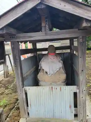 崇真寺(開運犬り切不動尊)の地蔵