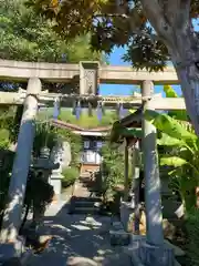 横浜御嶽神社の鳥居