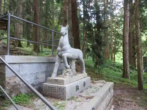 御嶽神社(王滝口）里宮の狛犬