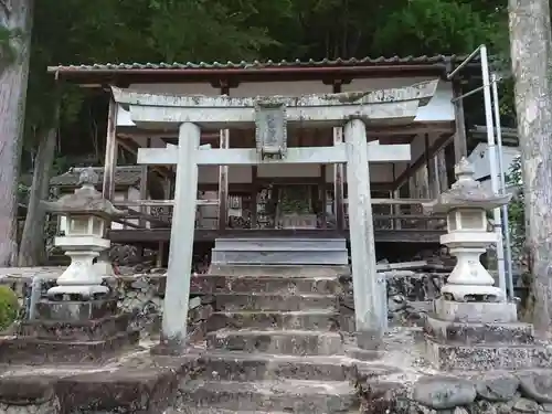 八幡神社の鳥居