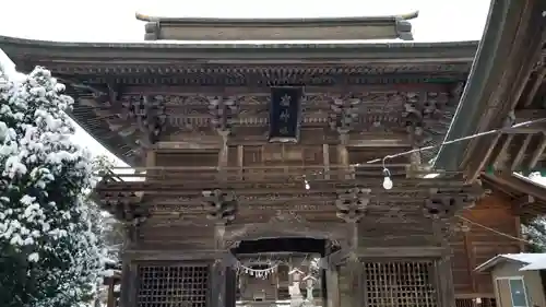 刈田嶺神社の山門