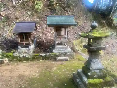 水谷神社の{uncategorized: "未分類", other: "その他", undefined: "問題あり", building: "その他建物", grave: "お墓", sacred_gate: "鳥居", guardian: "狛犬", statue: "像", buddha: "仏像", history: "歴史", nature: "自然", garden: "庭園", animal: "動物", pagoda: "塔", temizu: "手水舎", mountain_gate: "山門・神門", sanctuary: "本殿・本堂", subordinate: "末社・摂社", art: "芸術", scenery: "景色", jizo: "地蔵", ema: "絵馬", goshuin: "御朱印", omikuji: "おみくじ", items: "授与品その他", amulet: "お守り", goshuincho: "御朱印帳", eats: "食事", festival: "お祭り", votive_dance: "神楽", shichigosan: "七五三参", wedding: "結婚式", experience: "体験その他", initially: "初詣", around: "周辺", anti_infection: "感染症対策"}