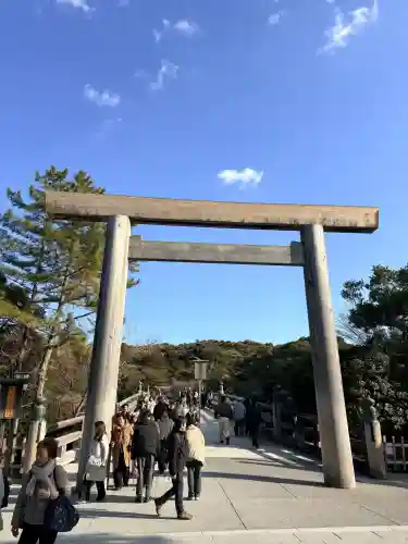 伊勢神宮内宮（皇大神宮）の{uncategorized: "未分類", other: "その他", undefined: "問題あり", building: "その他建物", grave: "お墓", sacred_gate: "鳥居", guardian: "狛犬", statue: "像", buddha: "仏像", history: "歴史", nature: "自然", garden: "庭園", animal: "動物", pagoda: "塔", temizu: "手水舎", mountain_gate: "山門・神門", sanctuary: "本殿・本堂", subordinate: "末社・摂社", art: "芸術", scenery: "景色", jizo: "地蔵", ema: "絵馬", goshuin: "御朱印", omikuji: "おみくじ", items: "授与品その他", amulet: "お守り", goshuincho: "御朱印帳", eats: "食事", festival: "お祭り", votive_dance: "神楽", shichigosan: "七五三参", wedding: "結婚式", experience: "体験その他", initially: "初詣", around: "周辺", anti_infection: "感染症対策"}