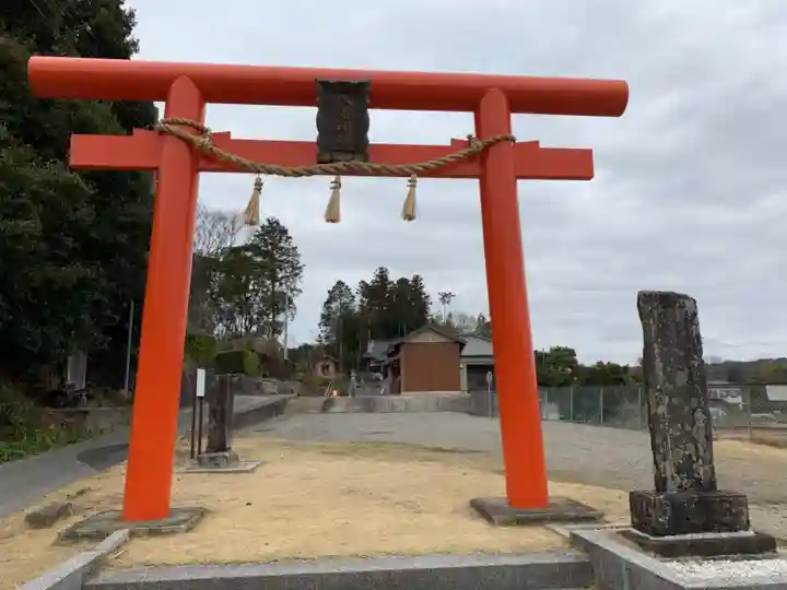 六手八幡神社の鳥居