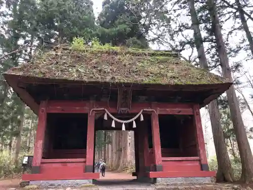 戸隠神社奥社の{uncategorized: "未分類", other: "その他", undefined: "問題あり", building: "その他建物", grave: "お墓", sacred_gate: "鳥居", guardian: "狛犬", statue: "像", buddha: "仏像", history: "歴史", nature: "自然", garden: "庭園", animal: "動物", pagoda: "塔", temizu: "手水舎", mountain_gate: "山門・神門", sanctuary: "本殿・本堂", subordinate: "末社・摂社", art: "芸術", scenery: "景色", jizo: "地蔵", ema: "絵馬", goshuin: "御朱印", omikuji: "おみくじ", items: "授与品その他", amulet: "お守り", goshuincho: "御朱印帳", eats: "食事", festival: "お祭り", votive_dance: "神楽", shichigosan: "七五三参", wedding: "結婚式", experience: "体験その他", initially: "初詣", around: "周辺", anti_infection: "感染症対策"}