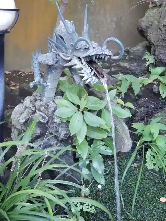 検見川神社の手水舎