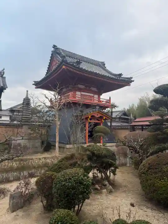 西方院の{uncategorized: "未分類", other: "その他", undefined: "問題あり", building: "その他建物", grave: "お墓", sacred_gate: "鳥居", guardian: "狛犬", statue: "像", buddha: "仏像", history: "歴史", nature: "自然", garden: "庭園", animal: "動物", pagoda: "塔", temizu: "手水舎", mountain_gate: "山門・神門", sanctuary: "本殿・本堂", subordinate: "末社・摂社", art: "芸術", scenery: "景色", jizo: "地蔵", ema: "絵馬", goshuin: "御朱印", omikuji: "おみくじ", items: "授与品その他", amulet: "お守り", goshuincho: "御朱印帳", eats: "食事", festival: "お祭り", votive_dance: "神楽", shichigosan: "七五三参", wedding: "結婚式", experience: "体験その他", initially: "初詣", around: "周辺", anti_infection: "感染症対策"}