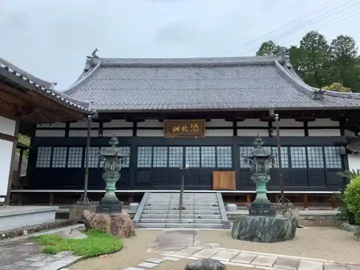 大安寺の本殿・本堂