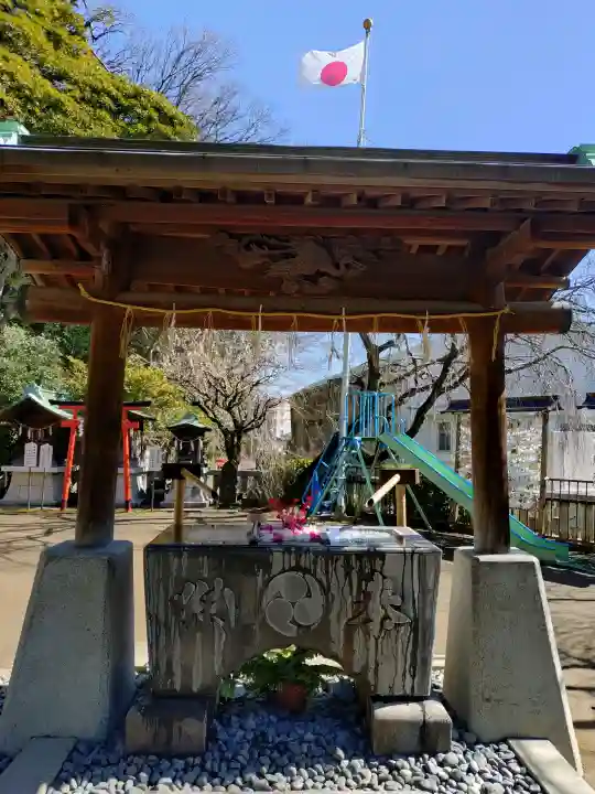 根岸八幡神社の{uncategorized: "未分類", other: "その他", undefined: "問題あり", building: "その他建物", grave: "お墓", sacred_gate: "鳥居", guardian: "狛犬", statue: "像", buddha: "仏像", history: "歴史", nature: "自然", garden: "庭園", animal: "動物", pagoda: "塔", temizu: "手水舎", mountain_gate: "山門・神門", sanctuary: "本殿・本堂", subordinate: "末社・摂社", art: "芸術", scenery: "景色", jizo: "地蔵", ema: "絵馬", goshuin: "御朱印", omikuji: "おみくじ", items: "授与品その他", amulet: "お守り", goshuincho: "御朱印帳", eats: "食事", festival: "お祭り", votive_dance: "神楽", shichigosan: "七五三参", wedding: "結婚式", experience: "体験その他", initially: "初詣", around: "周辺", anti_infection: "感染症対策"}