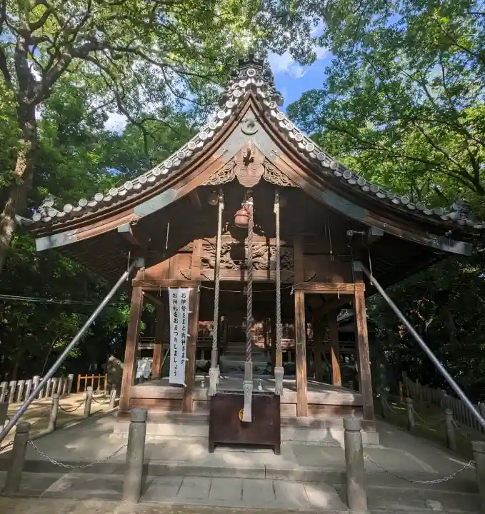 白山神社(二子町)の{uncategorized: "未分類", other: "その他", undefined: "問題あり", building: "その他建物", grave: "お墓", sacred_gate: "鳥居", guardian: "狛犬", statue: "像", buddha: "仏像", history: "歴史", nature: "自然", garden: "庭園", animal: "動物", pagoda: "塔", temizu: "手水舎", mountain_gate: "山門・神門", sanctuary: "本殿・本堂", subordinate: "末社・摂社", art: "芸術", scenery: "景色", jizo: "地蔵", ema: "絵馬", goshuin: "御朱印", omikuji: "おみくじ", items: "授与品その他", amulet: "お守り", goshuincho: "御朱印帳", eats: "食事", festival: "お祭り", votive_dance: "神楽", shichigosan: "七五三参", wedding: "結婚式", experience: "体験その他", initially: "初詣", around: "周辺", anti_infection: "感染症対策"}