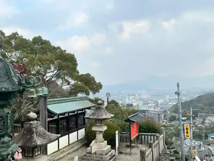 金刀比羅宮の{uncategorized: "未分類", other: "その他", undefined: "問題あり", building: "その他建物", grave: "お墓", sacred_gate: "鳥居", guardian: "狛犬", statue: "像", buddha: "仏像", history: "歴史", nature: "自然", garden: "庭園", animal: "動物", pagoda: "塔", temizu: "手水舎", mountain_gate: "山門・神門", sanctuary: "本殿・本堂", subordinate: "末社・摂社", art: "芸術", scenery: "景色", jizo: "地蔵", ema: "絵馬", goshuin: "御朱印", omikuji: "おみくじ", items: "授与品その他", amulet: "お守り", goshuincho: "御朱印帳", eats: "食事", festival: "お祭り", votive_dance: "神楽", shichigosan: "七五三参", wedding: "結婚式", experience: "体験その他", initially: "初詣", around: "周辺", anti_infection: "感染症対策"}