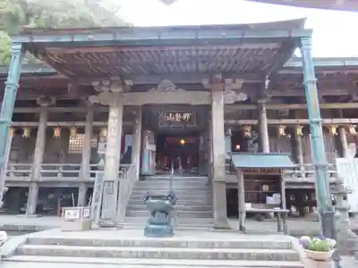 青岸渡寺の本殿・本堂