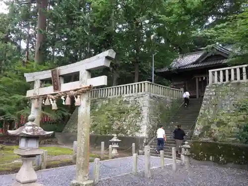 事任八幡宮の鳥居