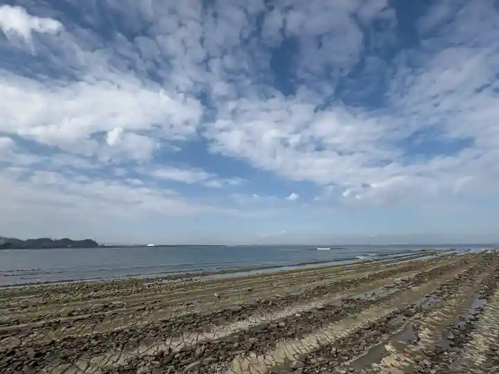 青島神社(青島神宮)の{uncategorized: "未分類", other: "その他", undefined: "問題あり", building: "その他建物", grave: "お墓", sacred_gate: "鳥居", guardian: "狛犬", statue: "像", buddha: "仏像", history: "歴史", nature: "自然", garden: "庭園", animal: "動物", pagoda: "塔", temizu: "手水舎", mountain_gate: "山門・神門", sanctuary: "本殿・本堂", subordinate: "末社・摂社", art: "芸術", scenery: "景色", jizo: "地蔵", ema: "絵馬", goshuin: "御朱印", omikuji: "おみくじ", items: "授与品その他", amulet: "お守り", goshuincho: "御朱印帳", eats: "食事", festival: "お祭り", votive_dance: "神楽", shichigosan: "七五三参", wedding: "結婚式", experience: "体験その他", initially: "初詣", around: "周辺", anti_infection: "感染症対策"}
