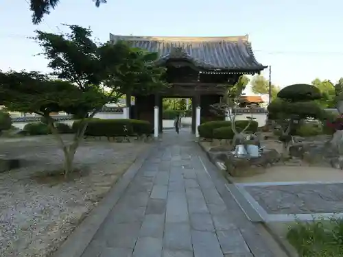 法然寺の山門