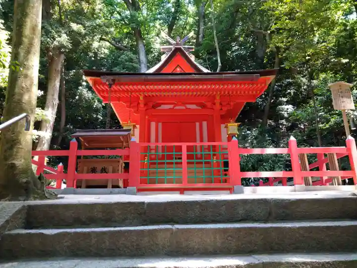 枚岡神社の末社・摂社