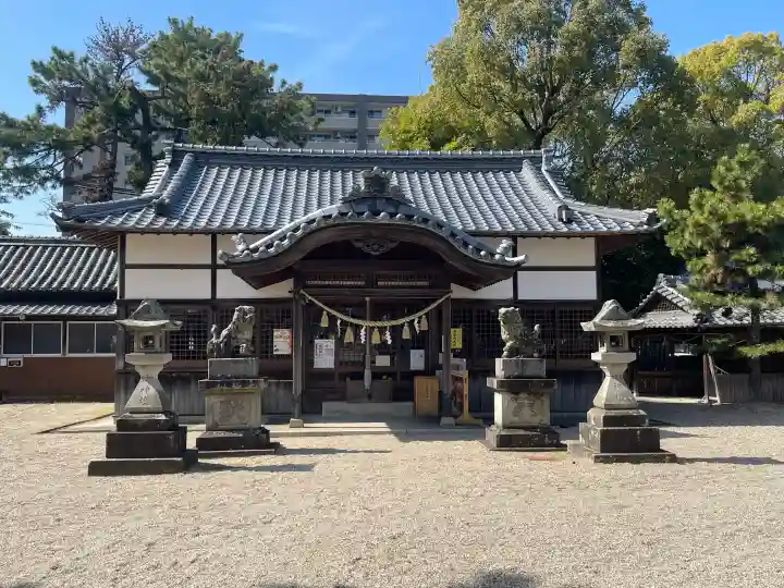 勝速日神社の{uncategorized: "未分類", other: "その他", undefined: "問題あり", building: "その他建物", grave: "お墓", sacred_gate: "鳥居", guardian: "狛犬", statue: "像", buddha: "仏像", history: "歴史", nature: "自然", garden: "庭園", animal: "動物", pagoda: "塔", temizu: "手水舎", mountain_gate: "山門・神門", sanctuary: "本殿・本堂", subordinate: "末社・摂社", art: "芸術", scenery: "景色", jizo: "地蔵", ema: "絵馬", goshuin: "御朱印", omikuji: "おみくじ", items: "授与品その他", amulet: "お守り", goshuincho: "御朱印帳", eats: "食事", festival: "お祭り", votive_dance: "神楽", shichigosan: "七五三参", wedding: "結婚式", experience: "体験その他", initially: "初詣", around: "周辺", anti_infection: "感染症対策"}