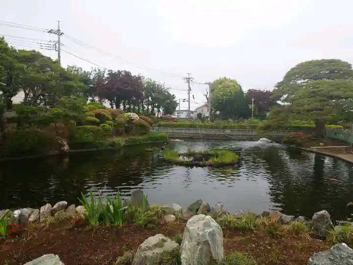 箭弓稲荷神社の{uncategorized: "未分類", other: "その他", undefined: "問題あり", building: "その他建物", grave: "お墓", sacred_gate: "鳥居", guardian: "狛犬", statue: "像", buddha: "仏像", history: "歴史", nature: "自然", garden: "庭園", animal: "動物", pagoda: "塔", temizu: "手水舎", mountain_gate: "山門・神門", sanctuary: "本殿・本堂", subordinate: "末社・摂社", art: "芸術", scenery: "景色", jizo: "地蔵", ema: "絵馬", goshuin: "御朱印", omikuji: "おみくじ", items: "授与品その他", amulet: "お守り", goshuincho: "御朱印帳", eats: "食事", festival: "お祭り", votive_dance: "神楽", shichigosan: "七五三参", wedding: "結婚式", experience: "体験その他", initially: "初詣", around: "周辺", anti_infection: "感染症対策"}