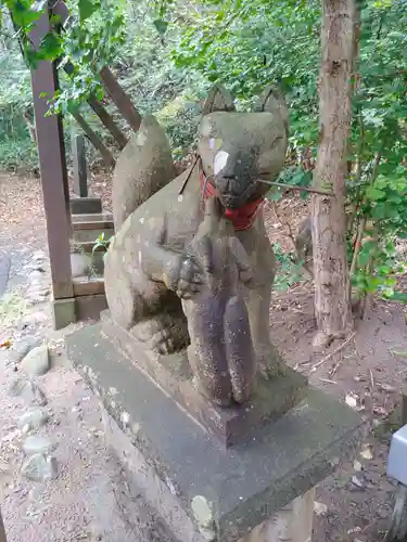 高山稲荷神社の狛犬