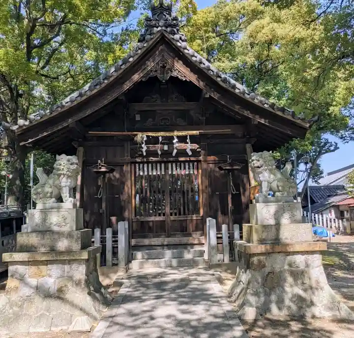 七所神社の{uncategorized: "未分類", other: "その他", undefined: "問題あり", building: "その他建物", grave: "お墓", sacred_gate: "鳥居", guardian: "狛犬", statue: "像", buddha: "仏像", history: "歴史", nature: "自然", garden: "庭園", animal: "動物", pagoda: "塔", temizu: "手水舎", mountain_gate: "山門・神門", sanctuary: "本殿・本堂", subordinate: "末社・摂社", art: "芸術", scenery: "景色", jizo: "地蔵", ema: "絵馬", goshuin: "御朱印", omikuji: "おみくじ", items: "授与品その他", amulet: "お守り", goshuincho: "御朱印帳", eats: "食事", festival: "お祭り", votive_dance: "神楽", shichigosan: "七五三参", wedding: "結婚式", experience: "体験その他", initially: "初詣", around: "周辺", anti_infection: "感染症対策"}