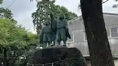 曽我八幡宮の像