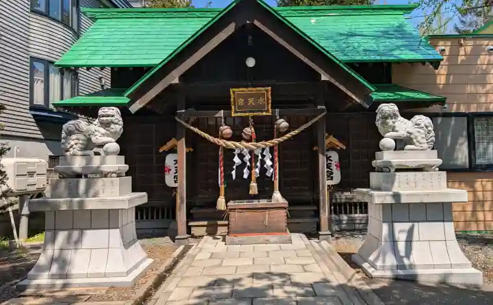 水天宮の{uncategorized: "未分類", other: "その他", undefined: "問題あり", building: "その他建物", grave: "お墓", sacred_gate: "鳥居", guardian: "狛犬", statue: "像", buddha: "仏像", history: "歴史", nature: "自然", garden: "庭園", animal: "動物", pagoda: "塔", temizu: "手水舎", mountain_gate: "山門・神門", sanctuary: "本殿・本堂", subordinate: "末社・摂社", art: "芸術", scenery: "景色", jizo: "地蔵", ema: "絵馬", goshuin: "御朱印", omikuji: "おみくじ", items: "授与品その他", amulet: "お守り", goshuincho: "御朱印帳", eats: "食事", festival: "お祭り", votive_dance: "神楽", shichigosan: "七五三参", wedding: "結婚式", experience: "体験その他", initially: "初詣", around: "周辺", anti_infection: "感染症対策"}