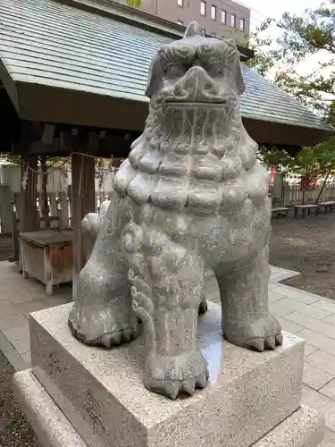 北海道神宮頓宮の狛犬