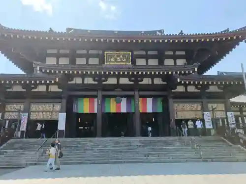 川崎大師（平間寺）の{uncategorized: "未分類", other: "その他", undefined: "問題あり", building: "その他建物", grave: "お墓", sacred_gate: "鳥居", guardian: "狛犬", statue: "像", buddha: "仏像", history: "歴史", nature: "自然", garden: "庭園", animal: "動物", pagoda: "塔", temizu: "手水舎", mountain_gate: "山門・神門", sanctuary: "本殿・本堂", subordinate: "末社・摂社", art: "芸術", scenery: "景色", jizo: "地蔵", ema: "絵馬", goshuin: "御朱印", omikuji: "おみくじ", items: "授与品その他", amulet: "お守り", goshuincho: "御朱印帳", eats: "食事", festival: "お祭り", votive_dance: "神楽", shichigosan: "七五三参", wedding: "結婚式", experience: "体験その他", initially: "初詣", around: "周辺", anti_infection: "感染症対策"}