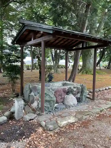 尾張神社（小針）の手水舎