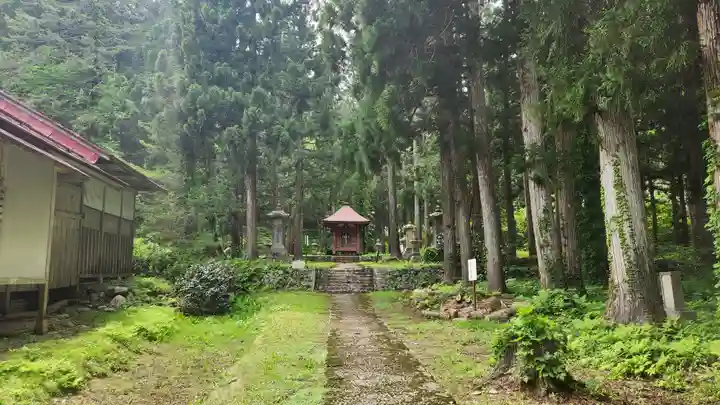 大日寺跡湯殿山神社(山形県)