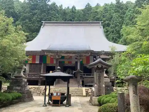 宝珠山 立石寺の本殿・本堂