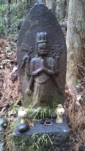 日月神社の仏像